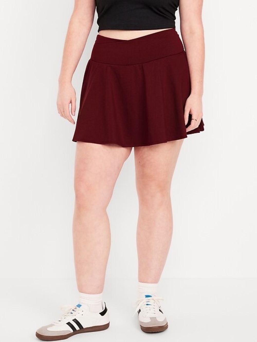Old Navy High Waisted Power Soft Skort in Burgundy Size: Large